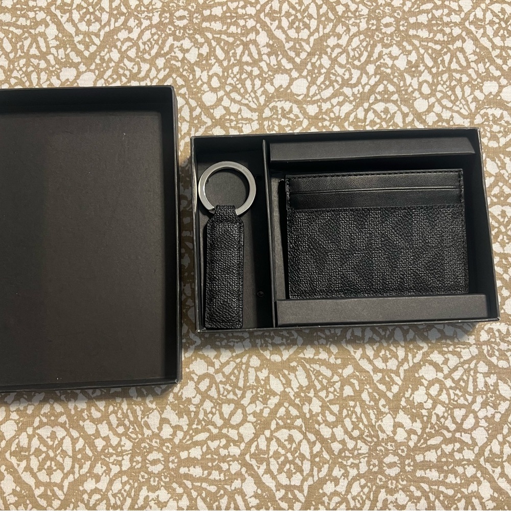Michael Kors Card Holder and Keychain Set